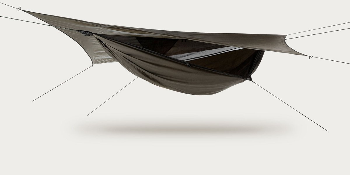 Hennessy Hammock Explorer Deluxe with integrated bug net and rainfly
