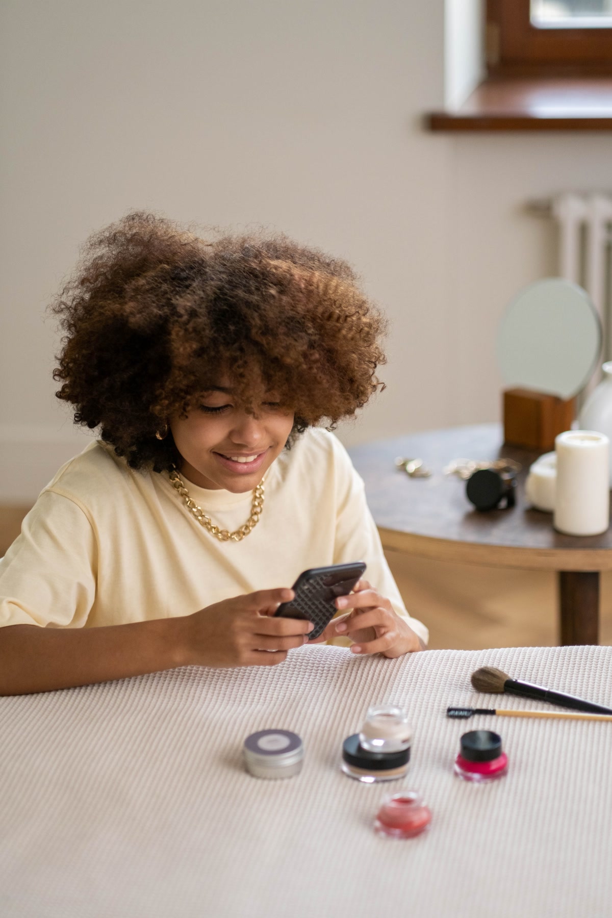 Examining product quality to spot fake reviews